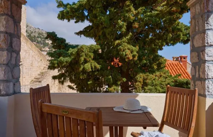 Hedera Estate, Hedera A22