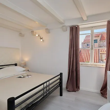 Hedera Estate, Hedera A22