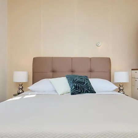 Hedera Estate, Hedera A22 *