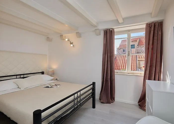 Hedera Estate, Hedera A22