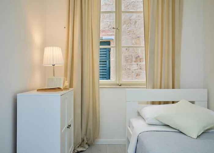 Hedera Estate, Hedera A22 * Ragusa